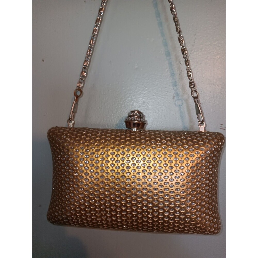 Gold Tone Hard Sided Clutch Small Tight Clasp